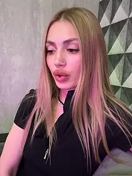 Elizabeth Tay online show from May 19, 2026, 8:49 pm