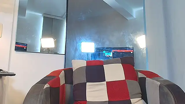 Snapshot of emma_hearths chatting on October 31, 2025, 4:03 pm emma hearths online show from October 31, 2025, 4:03 pm