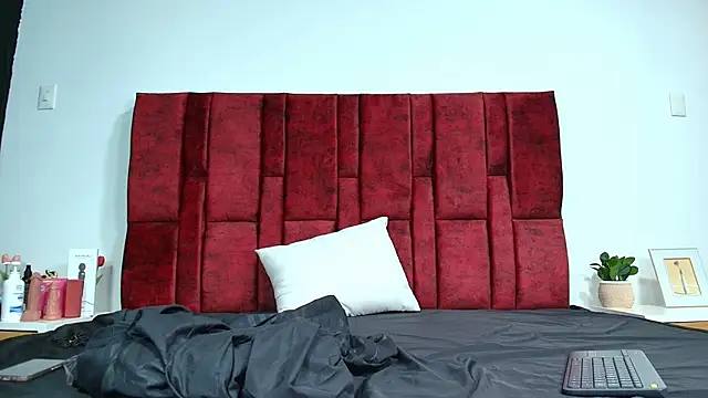 Snapshot of emma_hearths chatting on November 20, 2025, 8:42 pm emma hearths online show from November 20, 2025, 8:42 pm