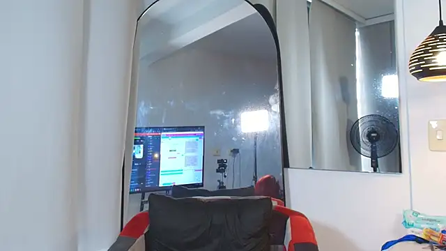 Snapshot of emma_hearths chatting on November 5, 2025, 7:28 pm emma hearths online show from November 5, 2025, 7:28 pm