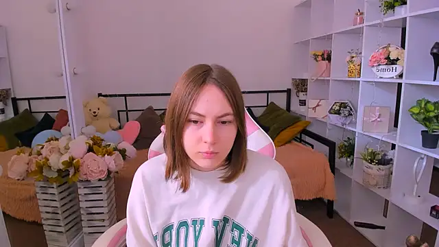 Elma Lily online show from February 10, 2026, 7:40 am