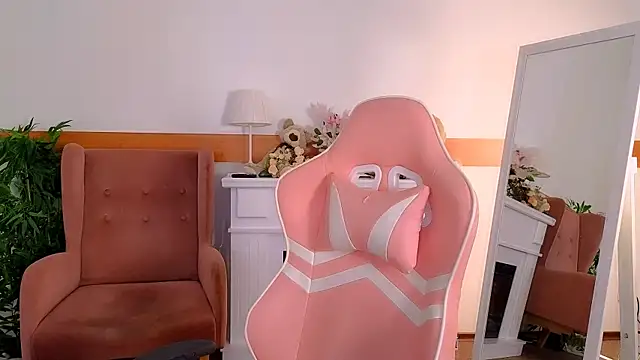 Elma Lily online show from February 7, 2026, 7:49 am