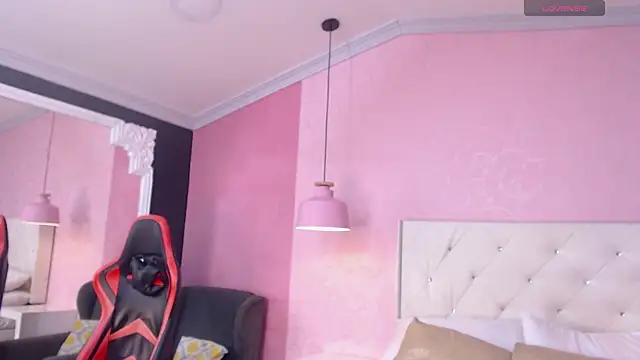 Snapshot of NatashaLimaa chatting on September 30, 2025, 3:01 am NatashaLimaa online show from September 30, 2025, 3:01 am