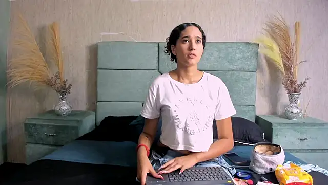 Snapshot of NatashaLimaa chatting on November 11, 2025, 3:01 am NatashaLimaa online show from November 11, 2025, 3:01 am