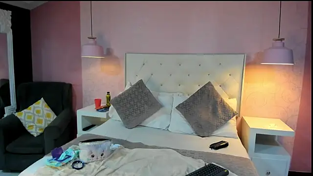 Snapshot of NatashaLimaa chatting on November 6, 2025, 5:22 am NatashaLimaa online show from November 6, 2025, 5:22 am