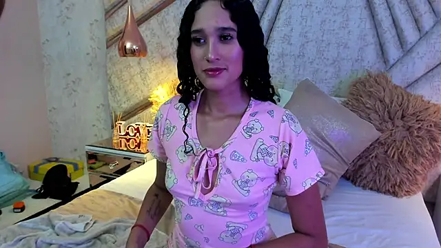 Snapshot of NatashaLimaa chatting on October 5, 2025, 2:13 am NatashaLimaa online show from October 5, 2025, 2:13 am