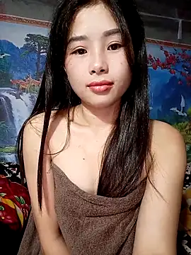 Snapshot of Vy_xx chatting on October 8, 2025, 10:10 pm Vy xx online show from October 8, 2025, 10:10 pm