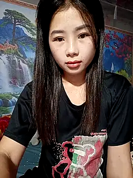 Snapshot of Vy_xx chatting on September 23, 2025, 11:45 pm Vy xx online show from September 23, 2025, 11:45 pm