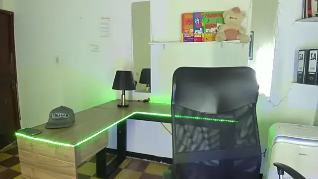 xxKamadevaxx online show from November 14, 2025, 1:15 pm