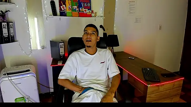 xxKamadevaxx online show from November 25, 2025, 12:38 pm