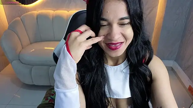 Snapshot of Maia_Tx chatting on November 14, 2025, 1:04 pm Maia Tx online show from November 14, 2025, 1:04 pm