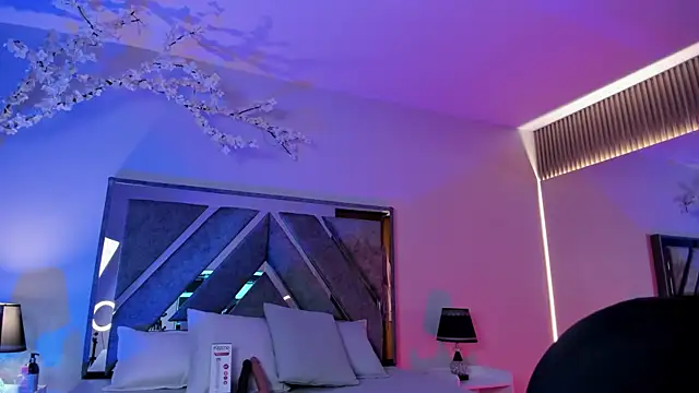 Isa Rouse   online show from November 12, 2025, 2:59 am