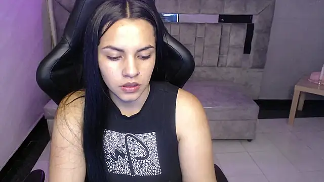 Snapshot of Mialover_v chatting on October 2, 2025, 1:14 pm Mialover v online show from October 2, 2025, 1:14 pm