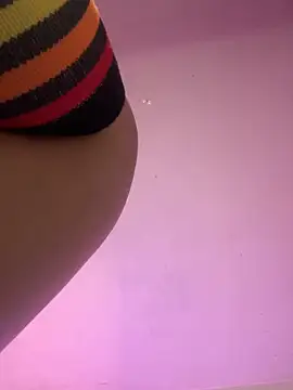 Emma  Fox  online show from October 31, 2025, 3:41 pm