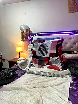 Emma  Fox  online show from October 2, 2025, 5:05 pm