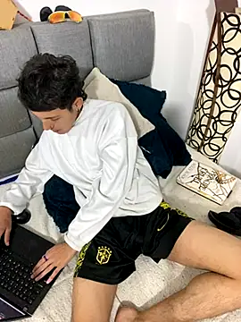 NaytonFreeman online show from September 16, 2025, 12:11 am