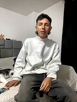 NaytonFreeman online show from September 27, 2025, 2:28 am