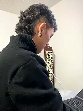 NaytonFreeman online show from October 3, 2025, 10:33 pm