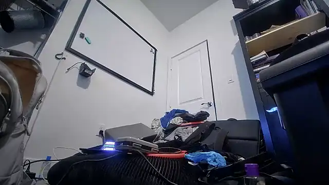 jasoncali305 online show from November 13, 2025, 8:07 am