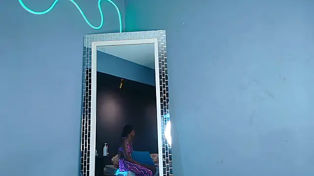 Snapshot of CamilaaSaenz chatting on September 25, 2025, 8:04 pm CamilaaSaenz online show from September 25, 2025, 8:04 pm
