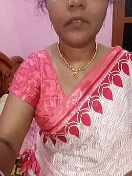 Snapshot of KannadaTamilTeluguBeauty chatting on April 20, 2026, 5:36 pm KannadaTamilTeluguBeauty online show from April 20, 2026, 5:36 pm