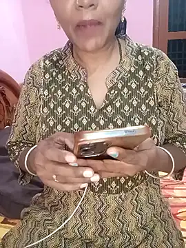 Snapshot of KannadaTamilTeluguBeauty chatting on May 8, 2026, 3:27 pm KannadaTamilTeluguBeauty online show from May 8, 2026, 3:27 pm
