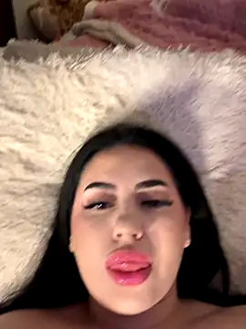 Snapshot of Andrestarr chatting on November 16, 2025, 6:34 pm Andrestarr online show from November 16, 2025, 6:34 pm