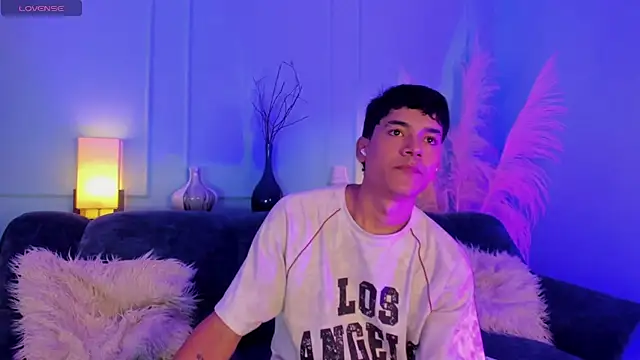 SandroVeyra online show from November 4, 2025, 1:31 am