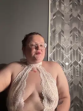 Snapshot of AmberBliss-X chatting on October 4, 2025, 8:32 pm AmberBliss-X online show from October 4, 2025, 8:32 pm