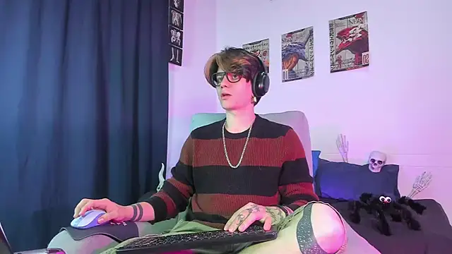 Snapshot of Jerry_Cole chatting on October 23, 2025, 12:53 am Jerry Cole online show from October 23, 2025, 12:53 am