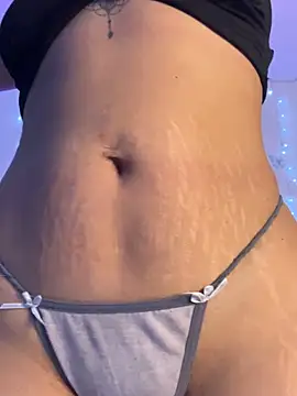 Daliila 11 online show from October 23, 2025, 2:43 am