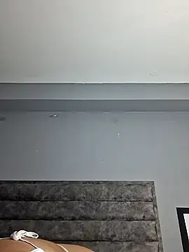 Aliciabloom online show from November 4, 2025, 12:20 pm