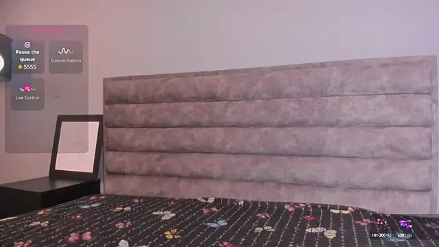 Aliciabloom online show from October 13, 2025, 12:40 pm