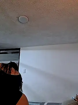 Aliciabloom online show from October 12, 2025, 8:43 pm