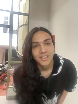 Snapshot of Almaazz chatting on May 6, 2026, 7:40 pm Almaazz online show from May 6, 2026, 7:40 pm