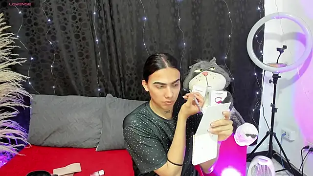 Snapshot of Almaazz chatting on May 11, 2026, 3:41 am Almaazz online show from May 11, 2026, 3:41 am