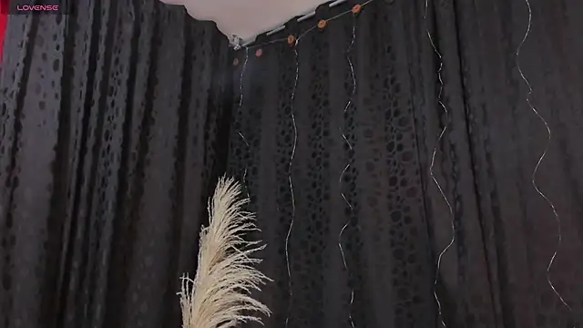 Snapshot of Almaazz chatting on May 16, 2026, 7:13 pm Almaazz online show from May 16, 2026, 7:13 pm