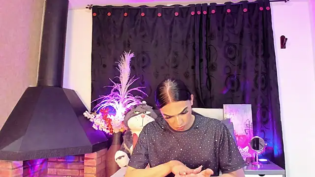 Snapshot of Almaazz chatting on May 25, 2026, 4:12 am Almaazz online show from May 25, 2026, 4:12 am