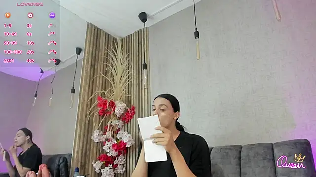Snapshot of Almaazz chatting on April 18, 2026, 9:37 pm Almaazz online show from April 18, 2026, 9:37 pm
