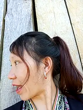 bonnie-00 online show from November 25, 2025, 3:51 am