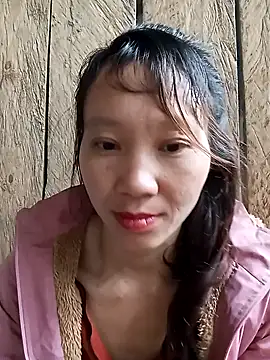 bonnie-00 online show from October 25, 2025, 8:57 am