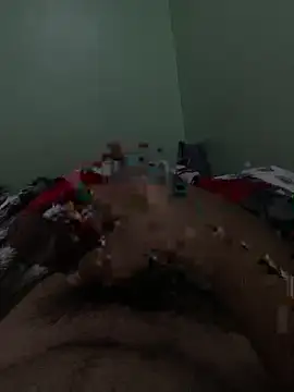 ali  ali210 online show from October 19, 2025, 5:05 pm