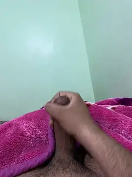 ali  ali210 online show from February 12, 2026, 5:13 pm