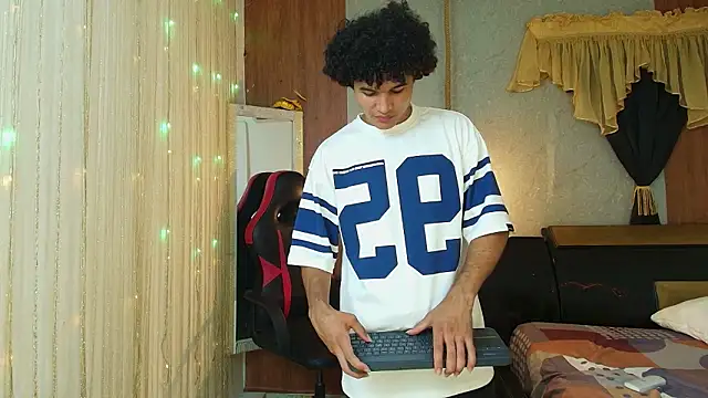 Snapshot of fire_drako_ chatting on March 9, 2026, 5:00 am fire drako online show from March 9, 2026, 5:00 am