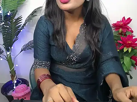 Naughtyy stripgirl online show from October 8, 2025, 2:18 pm