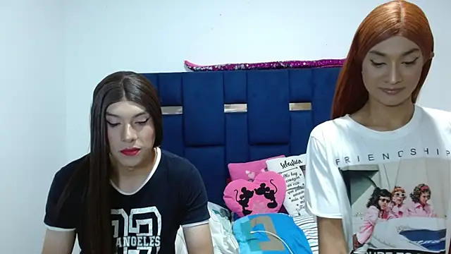 Snapshot of PinkLuna_LolaBloom chatting on February 13, 2026, 3:06 am PinkLuna LolaBloom online show from February 13, 2026, 3:06 am