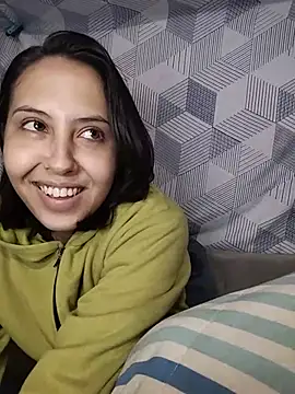 melzinhah03 online show from July 4, 2026, 1:56 am