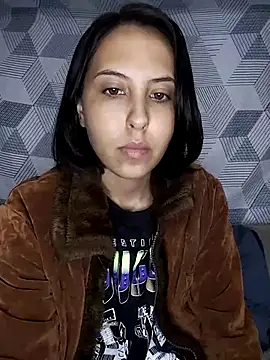 melzinhah03 online show from May 15, 2026, 10:52 pm