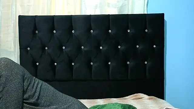 Sullyoonn online show from October 12, 2025, 2:24 am