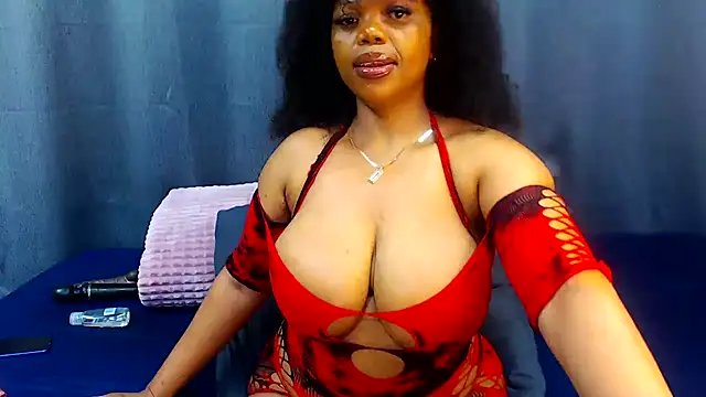 boujee01 online show from April 14, 2026, 3:39 pm